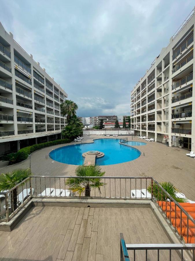 Residencial Michelangelo Apartment Salou Bagian luar foto