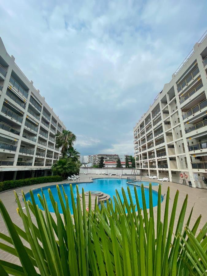 Residencial Michelangelo Apartment Salou Bagian luar foto